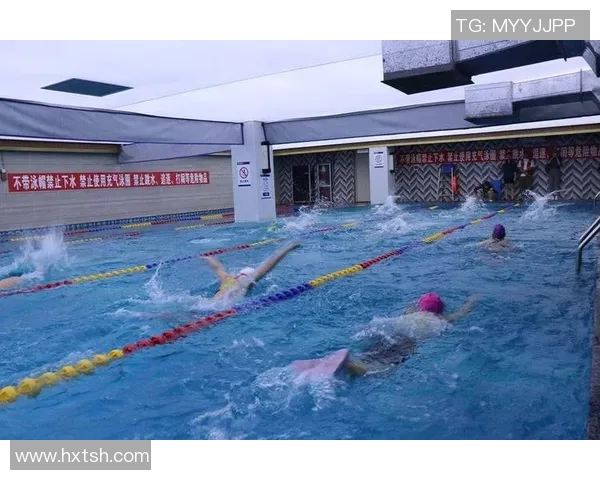 蝶泳带来的全身锻炼与健康益处，提升体力增强心肺功能